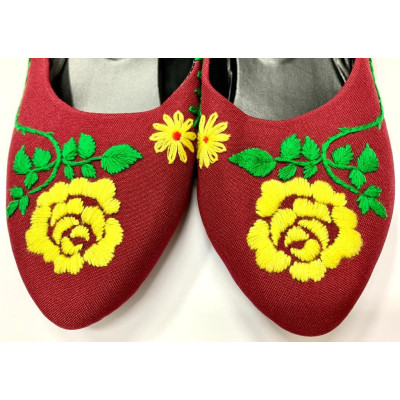 MH (Myanmar Heart) Embroidery Shoe - လက်ထိုးပန်း ဖိနပ် (Size 35)